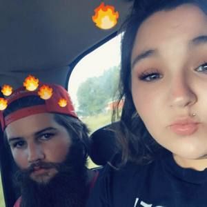 Meet your Posher, Analilia